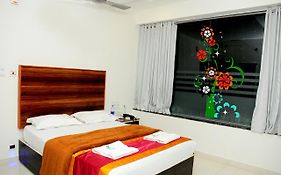 Hotel Rathna Park